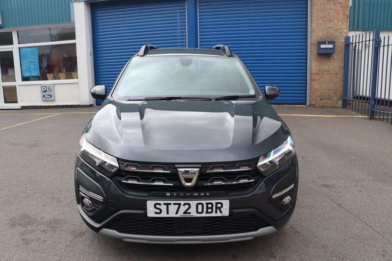A 2022 DACIA SANDERO STEPWAY 1.0 TCe Prestige Hatchback 5dr Petrol CVT Euro 6 (s/s) (90 ps) A 2022 DACIA SANDERO STEPWAY 1.0 TCe Prestige Hatchback 5dr Petrol CVT Euro 6 (s/s) (90 ps)