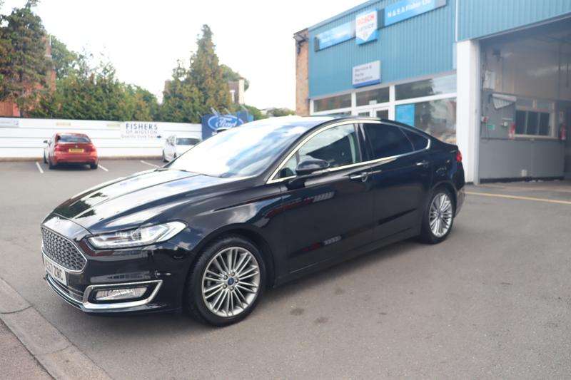 A 2017 FORD MONDEO 2.0 Duratec Hybrid HEV Vignale Saloon 4dr CVT Euro 6 (s/s) (187 ps) A 2017 FORD MONDEO 2.0 Duratec Hybrid HEV Vignale Saloon 4dr CVT Euro 6 (s/s) (187 ps)