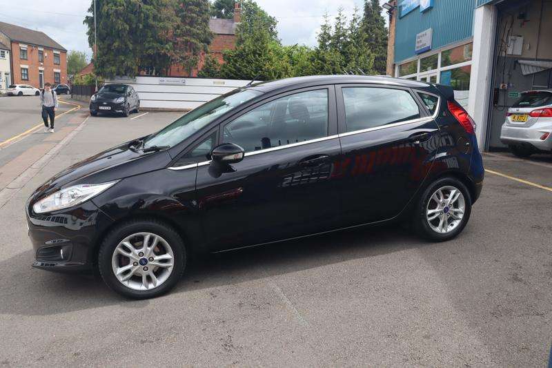A 2016 FORD FIESTA 1.0T EcoBoost Zetec Hatchback 5dr Petrol Powershift Euro 6 (100 ps) A 2016 FORD FIESTA 1.0T EcoBoost Zetec Hatchback 5dr Petrol Powershift Euro 6 (100 ps)