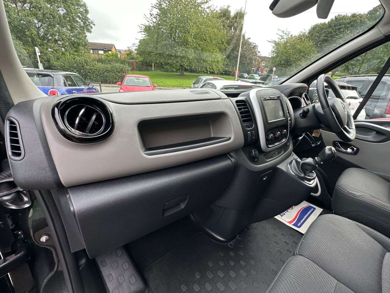 2015 RENAULT TRAFIC 2015 RENAULT TRAFIC