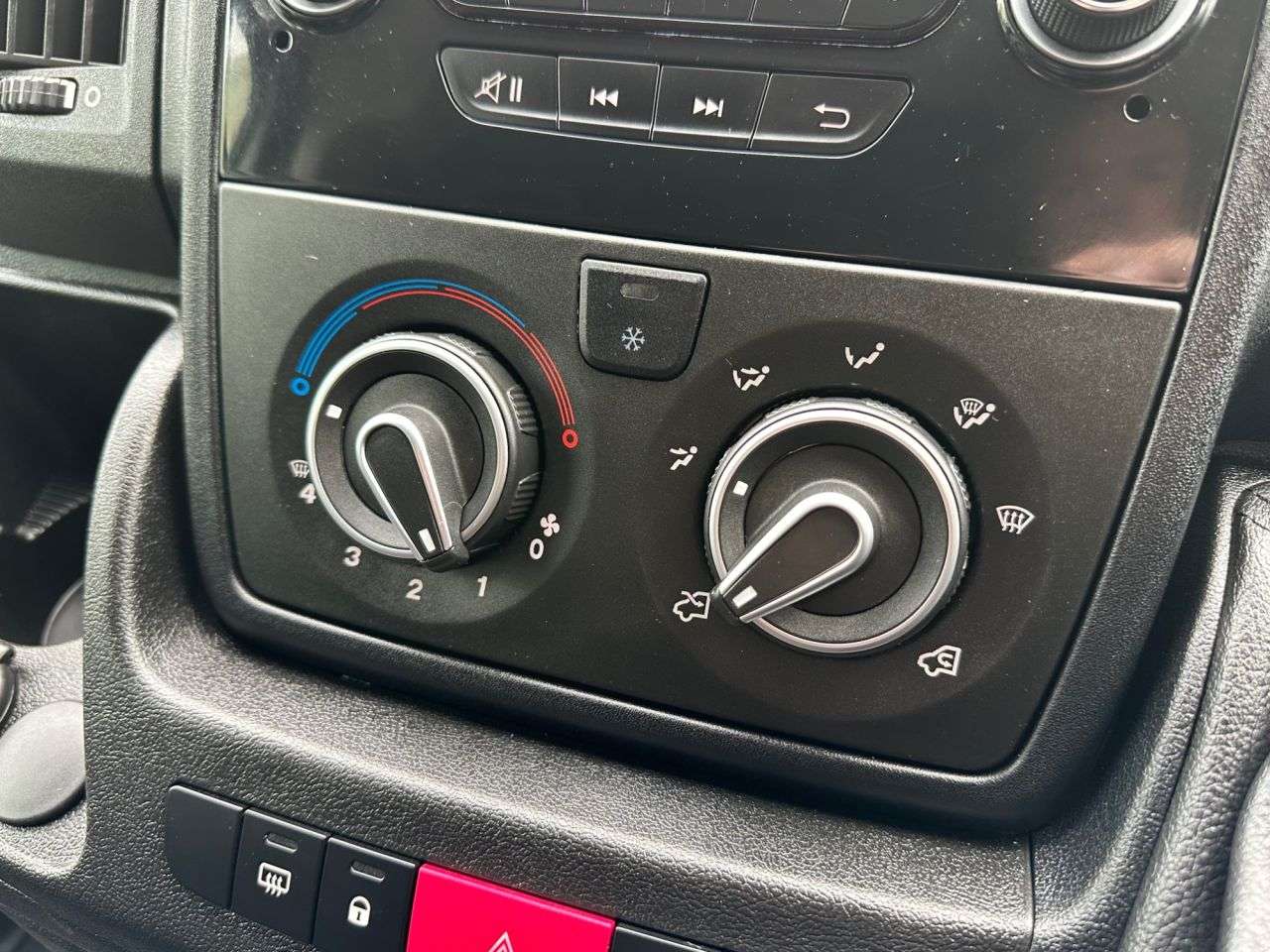 2015 PEUGEOT BOXER 2015 PEUGEOT BOXER