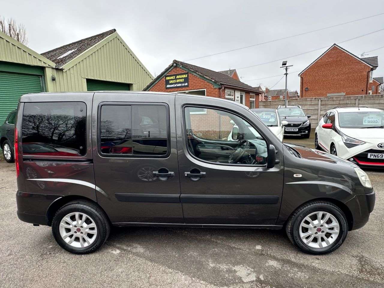 A 2008 FIAT DOBLO 8V DYNAMIC H/R A 2008 FIAT DOBLO 8V DYNAMIC H/R