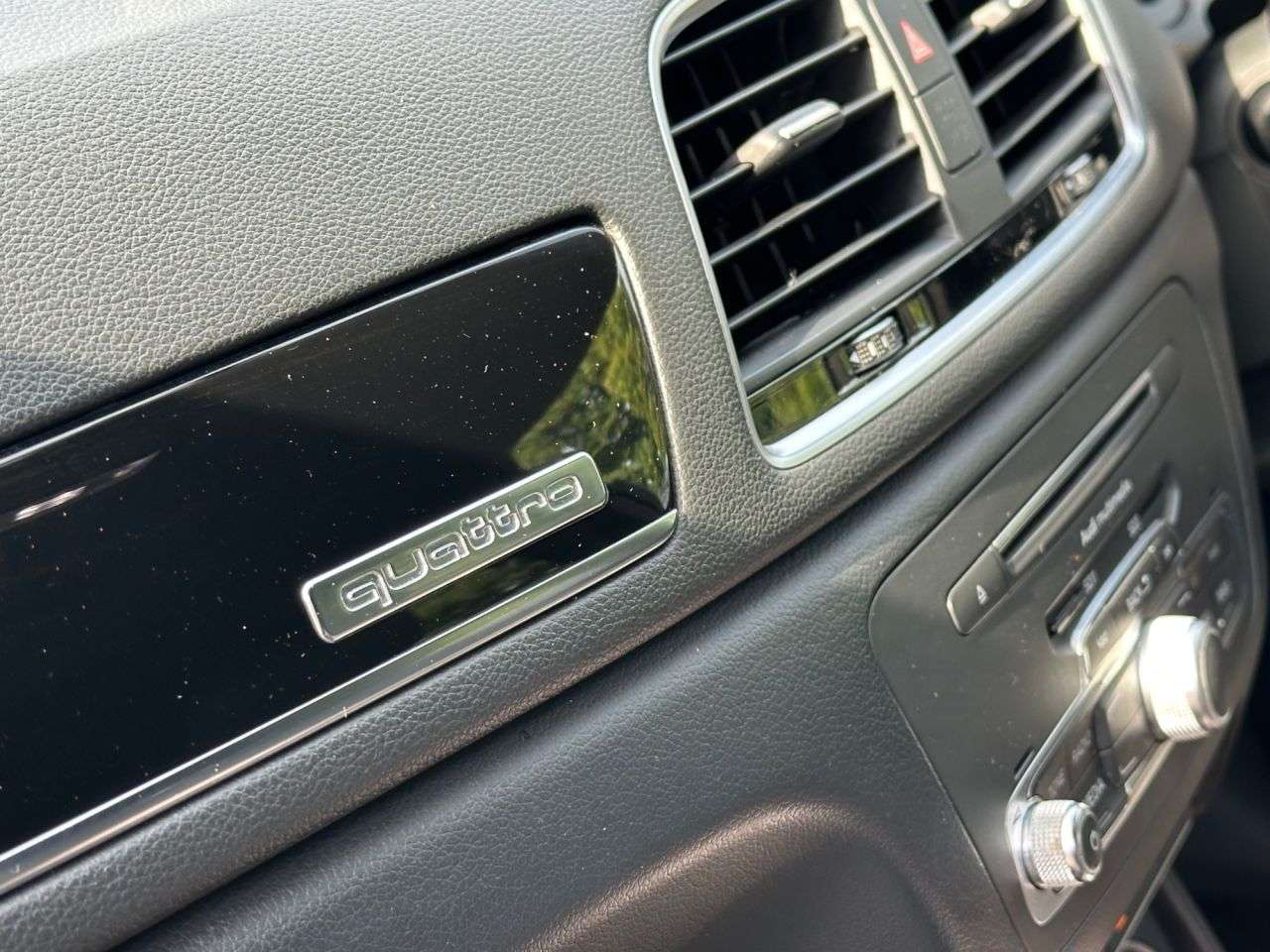 2018 AUDI Q3 2018 AUDI Q3