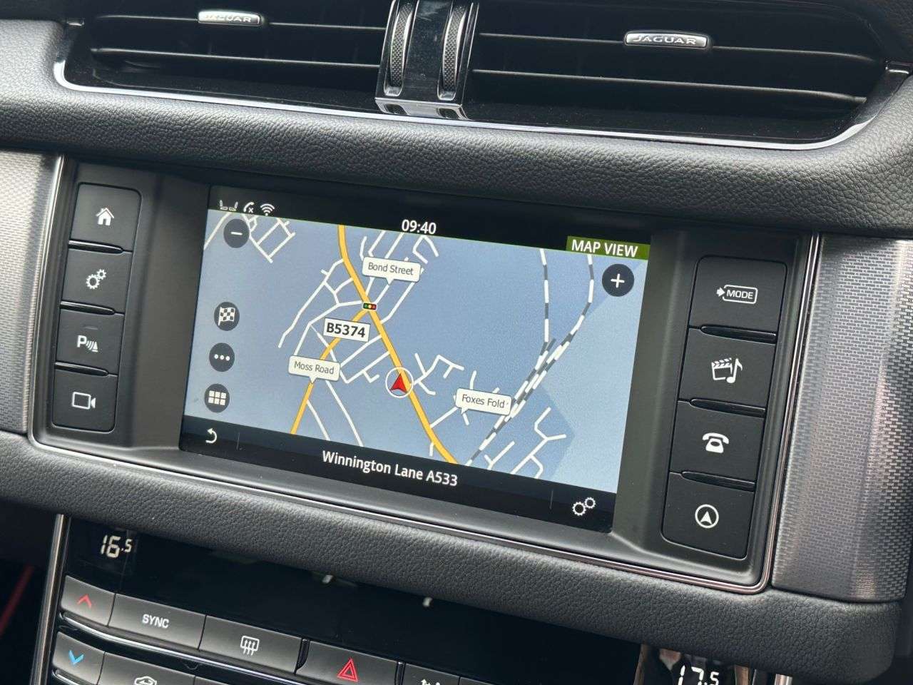 A 2018 JAGUAR XF 2.0d R-Sport Sportbrake 5dr Diesel Auto Euro 6 (s/s) (180 ps) 3 OWNER - FUL A 2018 JAGUAR XF 2.0d R-Sport Sportbrake 5dr Diesel Auto Euro 6 (s/s) (180 ps) 3 OWNER - FUL