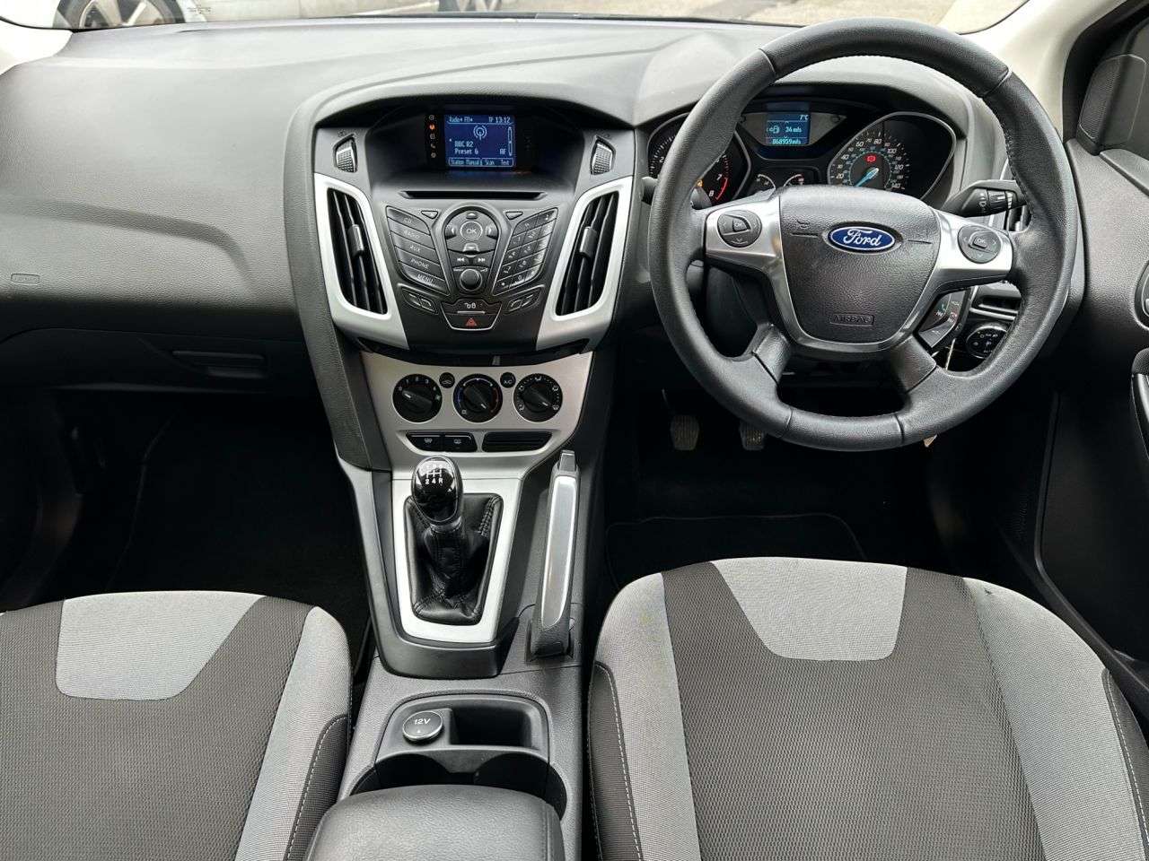 A 2011 FORD FOCUS 1.6 Zetec Hatchback 5dr Petrol Manual Euro 5 (125 ps) A 2011 FORD FOCUS 1.6 Zetec Hatchback 5dr Petrol Manual Euro 5 (125 ps)