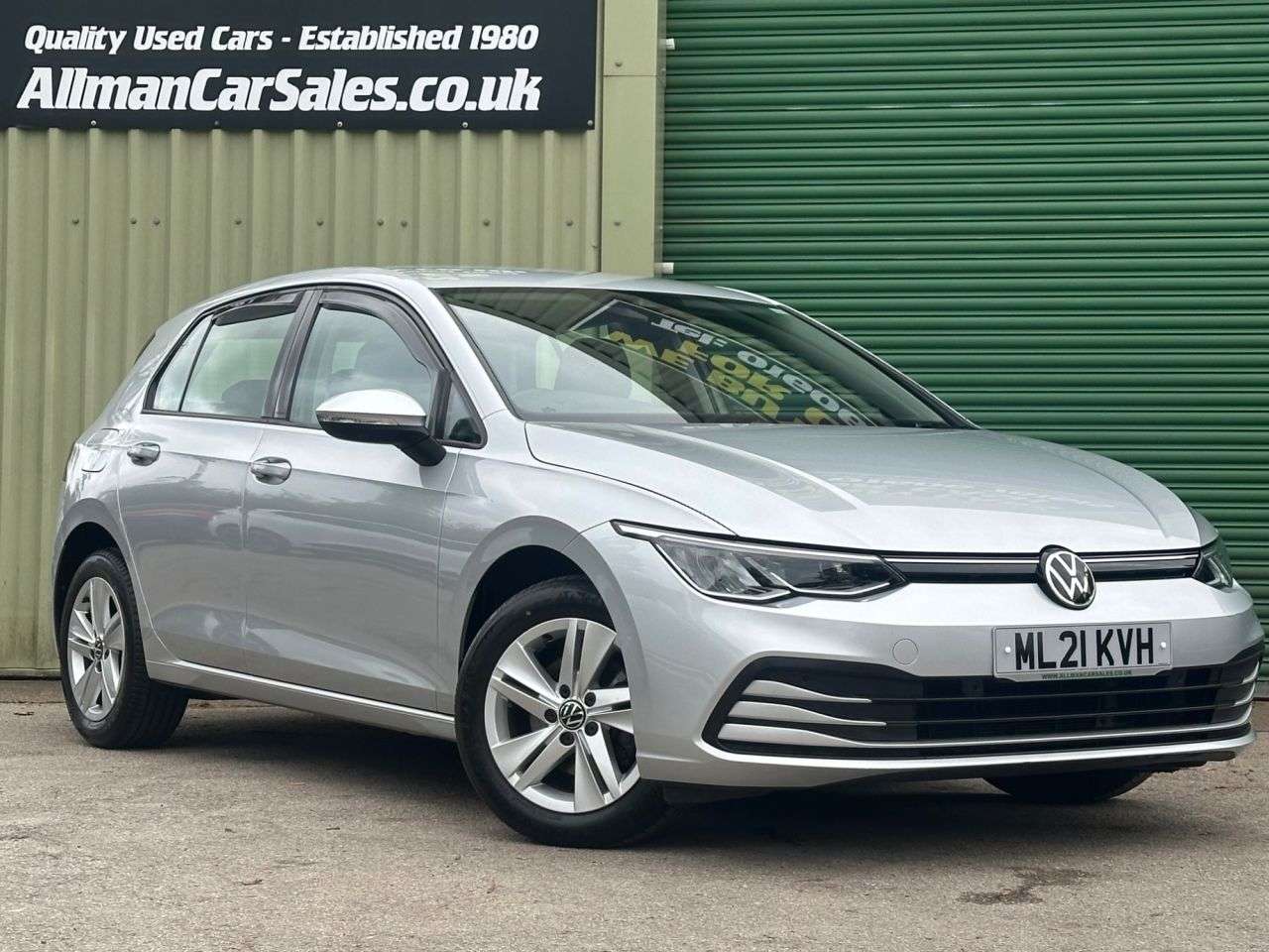 A 2021 VOLKSWAGEN GOLF 1.5 TSI Life Hatchback 5dr Petrol Manual Euro 6 (s/s) (130 ps) FULL SERVICE A 2021 VOLKSWAGEN GOLF 1.5 TSI Life Hatchback 5dr Petrol Manual Euro 6 (s/s) (130 ps) FULL SERVICE