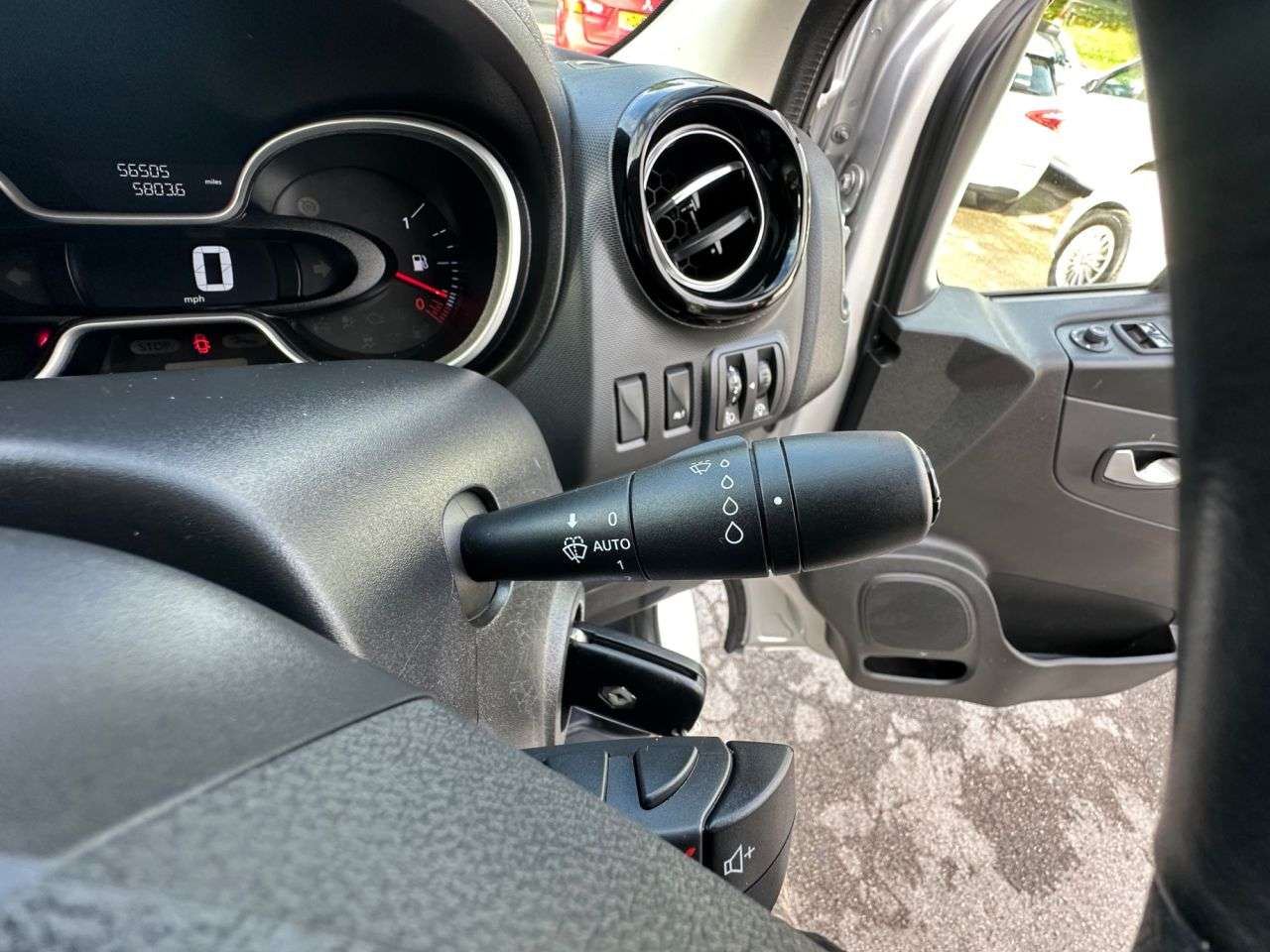 2021 RENAULT TRAFIC 2021 RENAULT TRAFIC