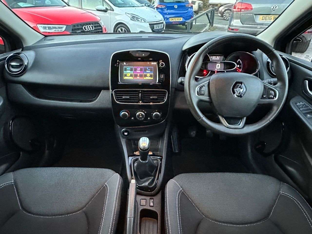 A 2017 RENAULT CLIO 1.5 dCi Dynamique Nav Hatchback 5dr Diesel Manual Euro 6 (s/s) (90 ps) A 2017 RENAULT CLIO 1.5 dCi Dynamique Nav Hatchback 5dr Diesel Manual Euro 6 (s/s) (90 ps)