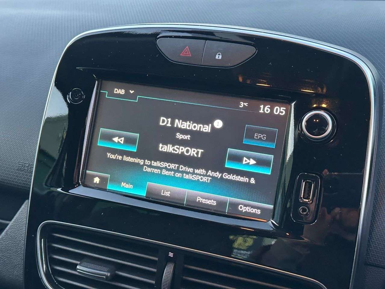 2017 RENAULT CLIO 2017 RENAULT CLIO