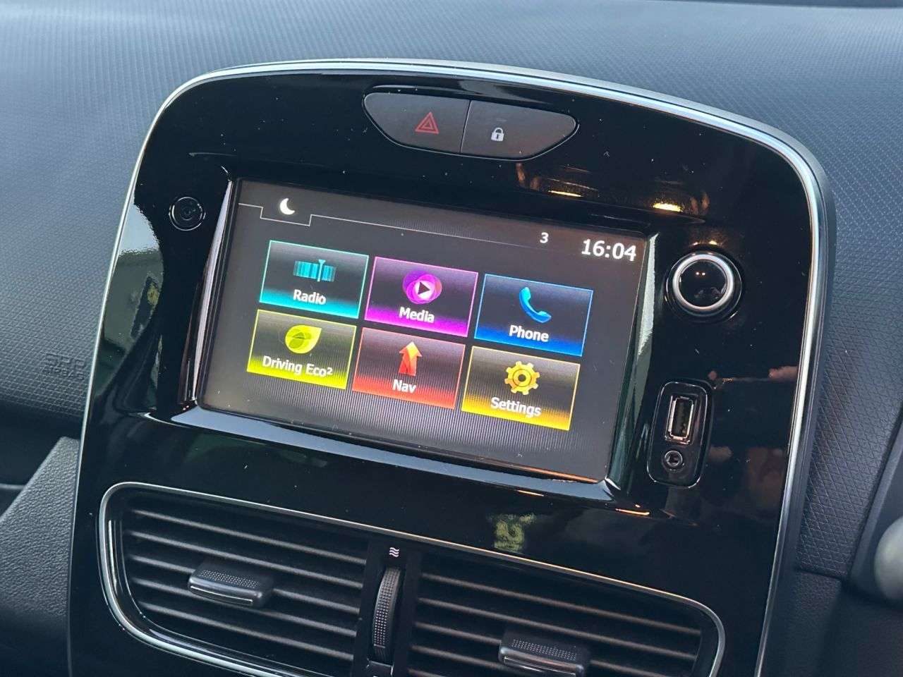 2017 RENAULT CLIO 2017 RENAULT CLIO