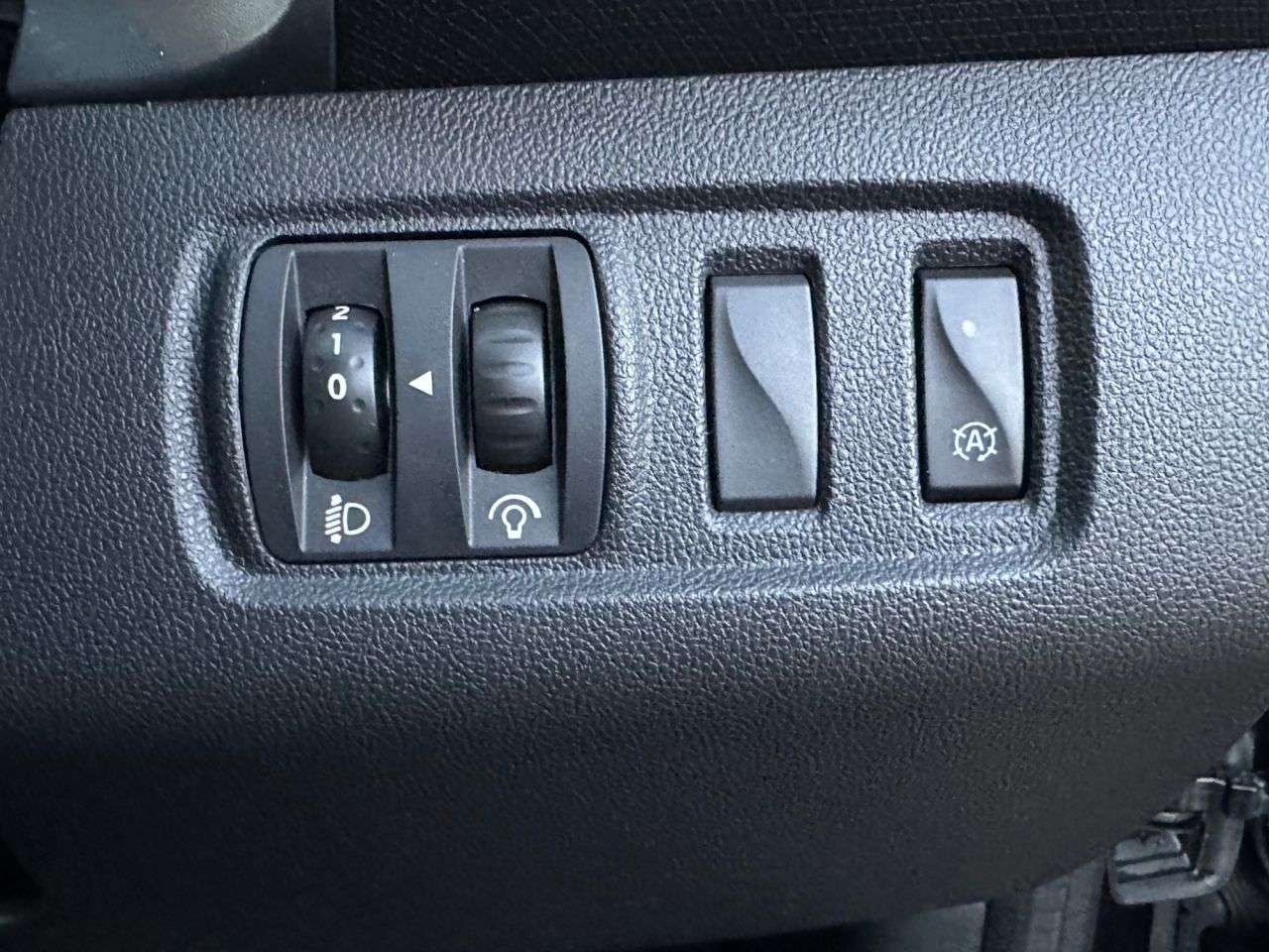 2017 RENAULT CLIO 2017 RENAULT CLIO