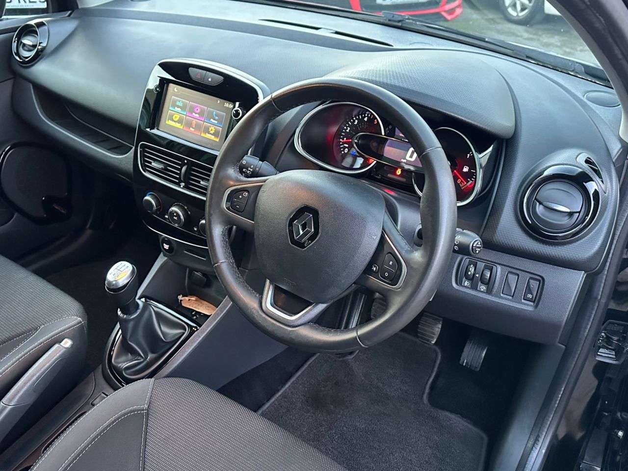 2017 RENAULT CLIO 2017 RENAULT CLIO