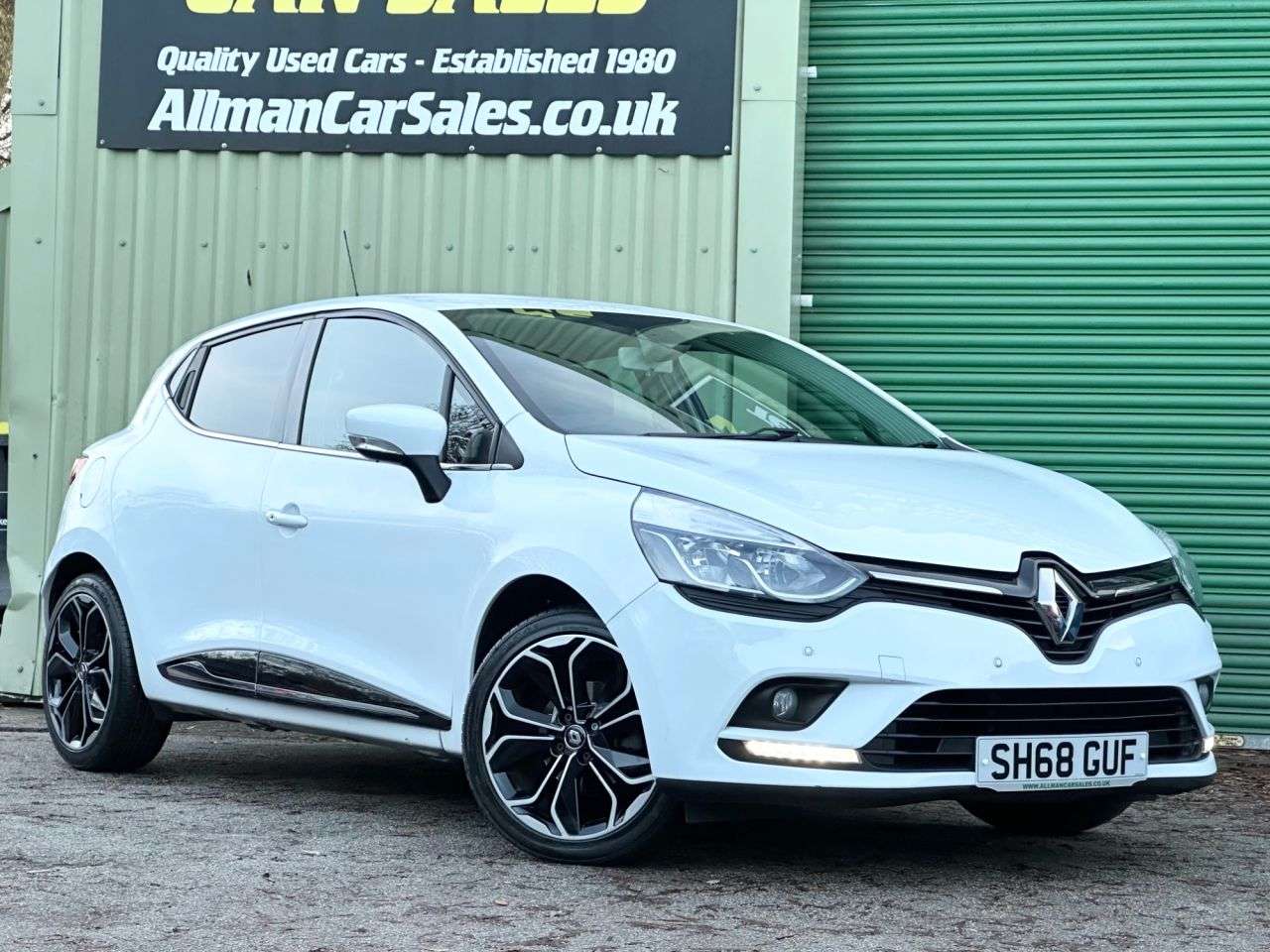 A 2018 RENAULT CLIO 0.9 TCe Iconic Hatchback 5dr Petrol Manual Euro 6 (s/s) (75 ps) 2 OWNER FUL A 2018 RENAULT CLIO 0.9 TCe Iconic Hatchback 5dr Petrol Manual Euro 6 (s/s) (75 ps) 2 OWNER FUL