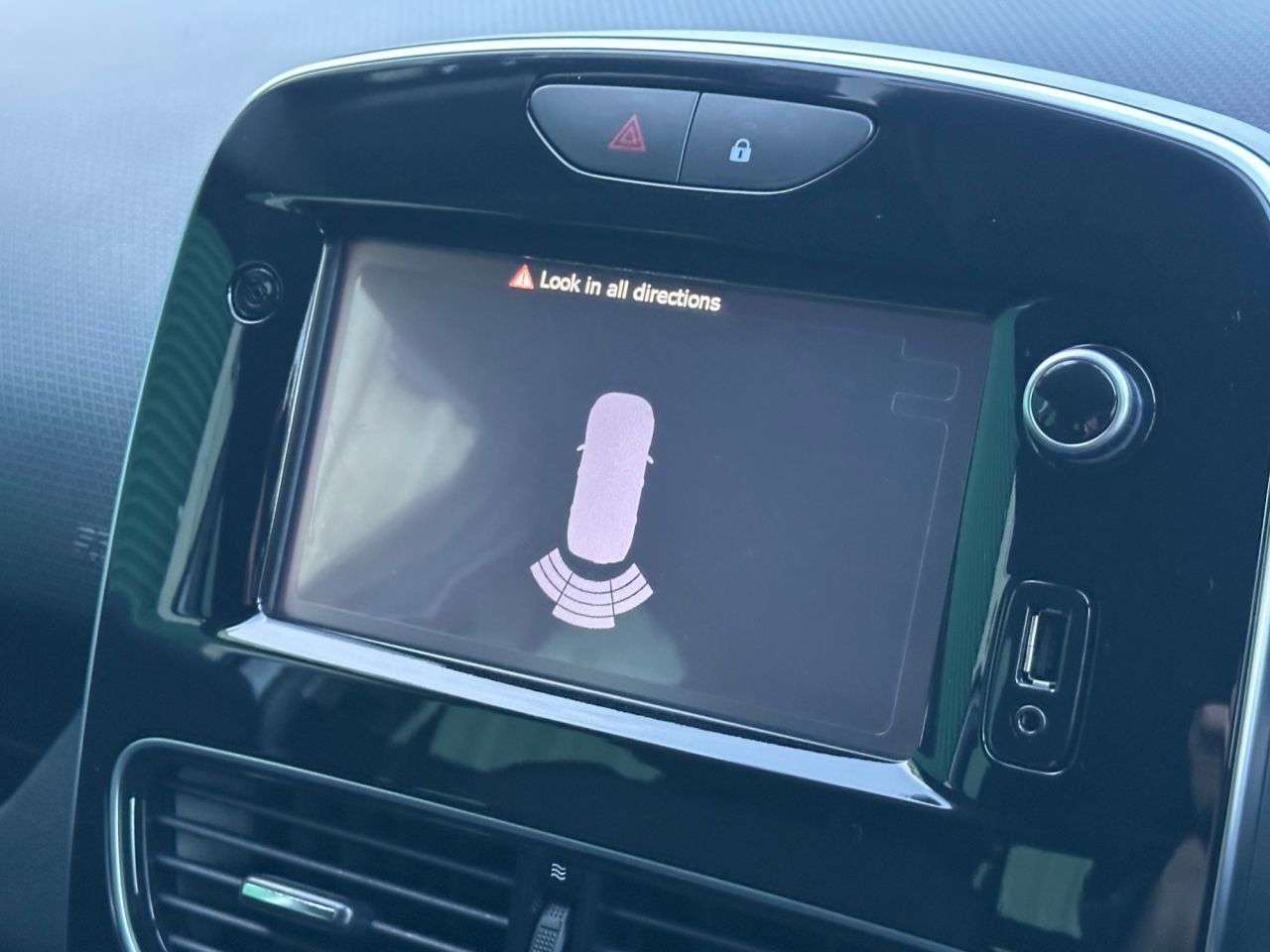 2018 RENAULT CLIO 2018 RENAULT CLIO