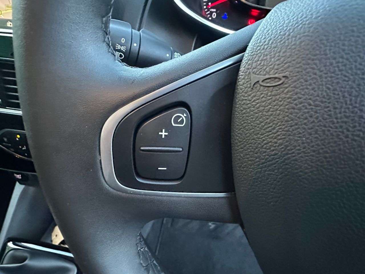 2018 RENAULT CLIO 2018 RENAULT CLIO