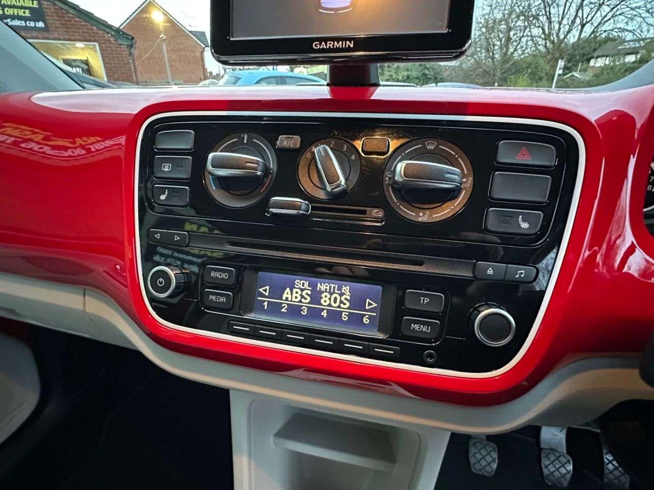 2014 VOLKSWAGEN UP! 2014 VOLKSWAGEN UP!