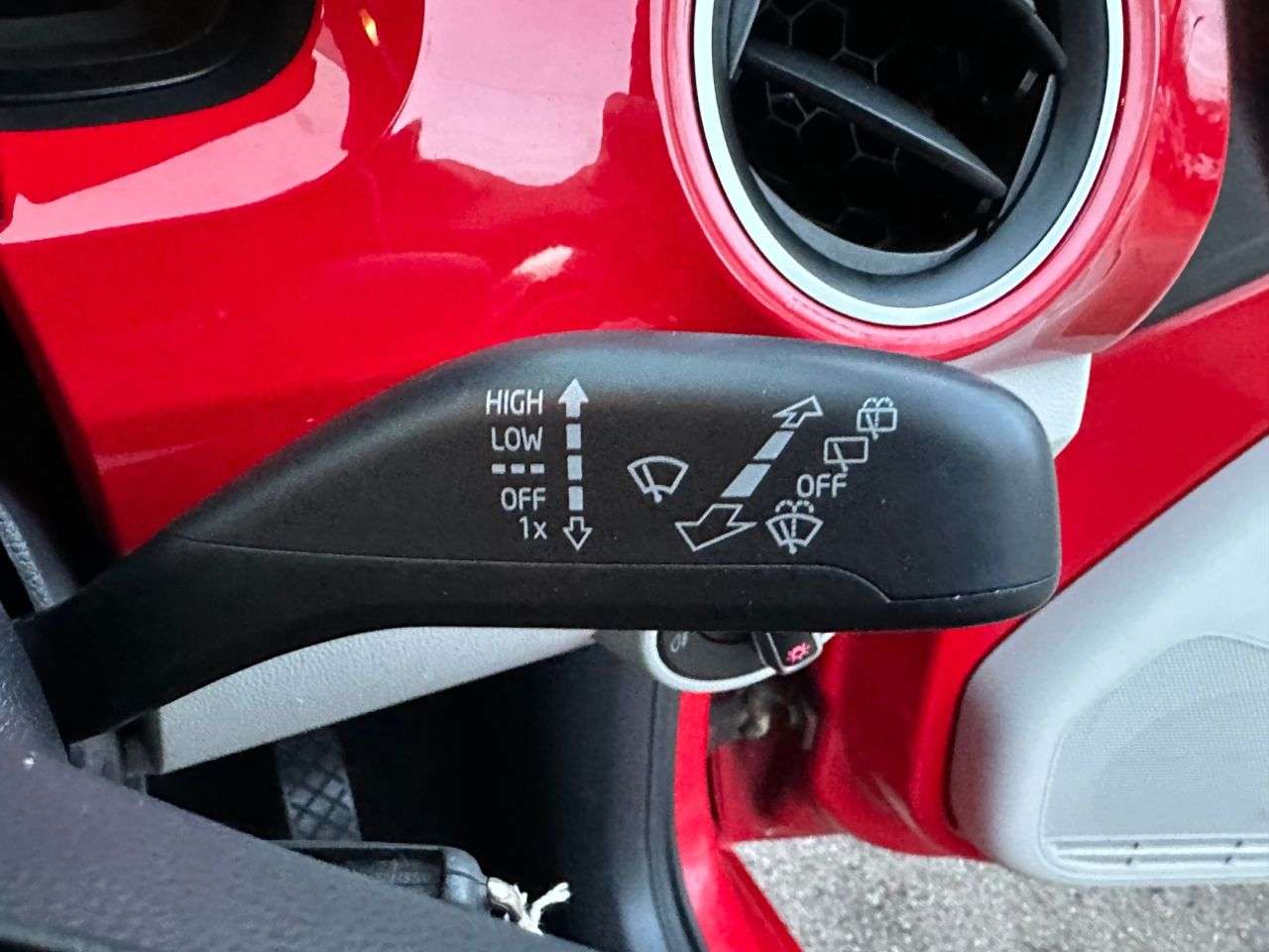 2014 VOLKSWAGEN UP! 2014 VOLKSWAGEN UP!