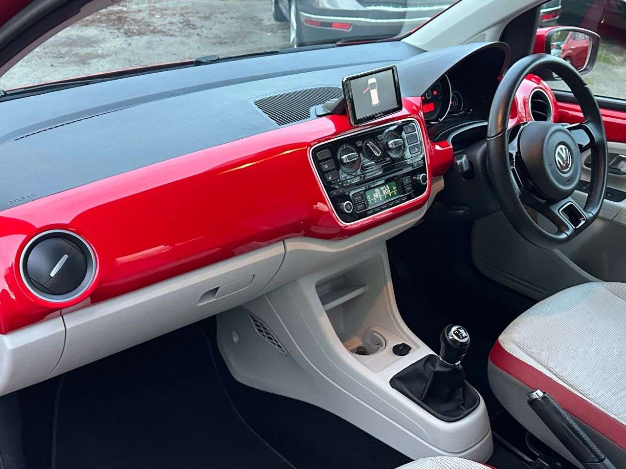 2014 VOLKSWAGEN UP! 2014 VOLKSWAGEN UP!