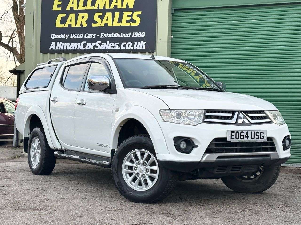 A 2014 MITSUBISHI L200 2.5 DI-D Trojan Pickup Double Cab 4dr Diesel Manual 4WD Euro 5 (175 ps) A 2014 MITSUBISHI L200 2.5 DI-D Trojan Pickup Double Cab 4dr Diesel Manual 4WD Euro 5 (175 ps)