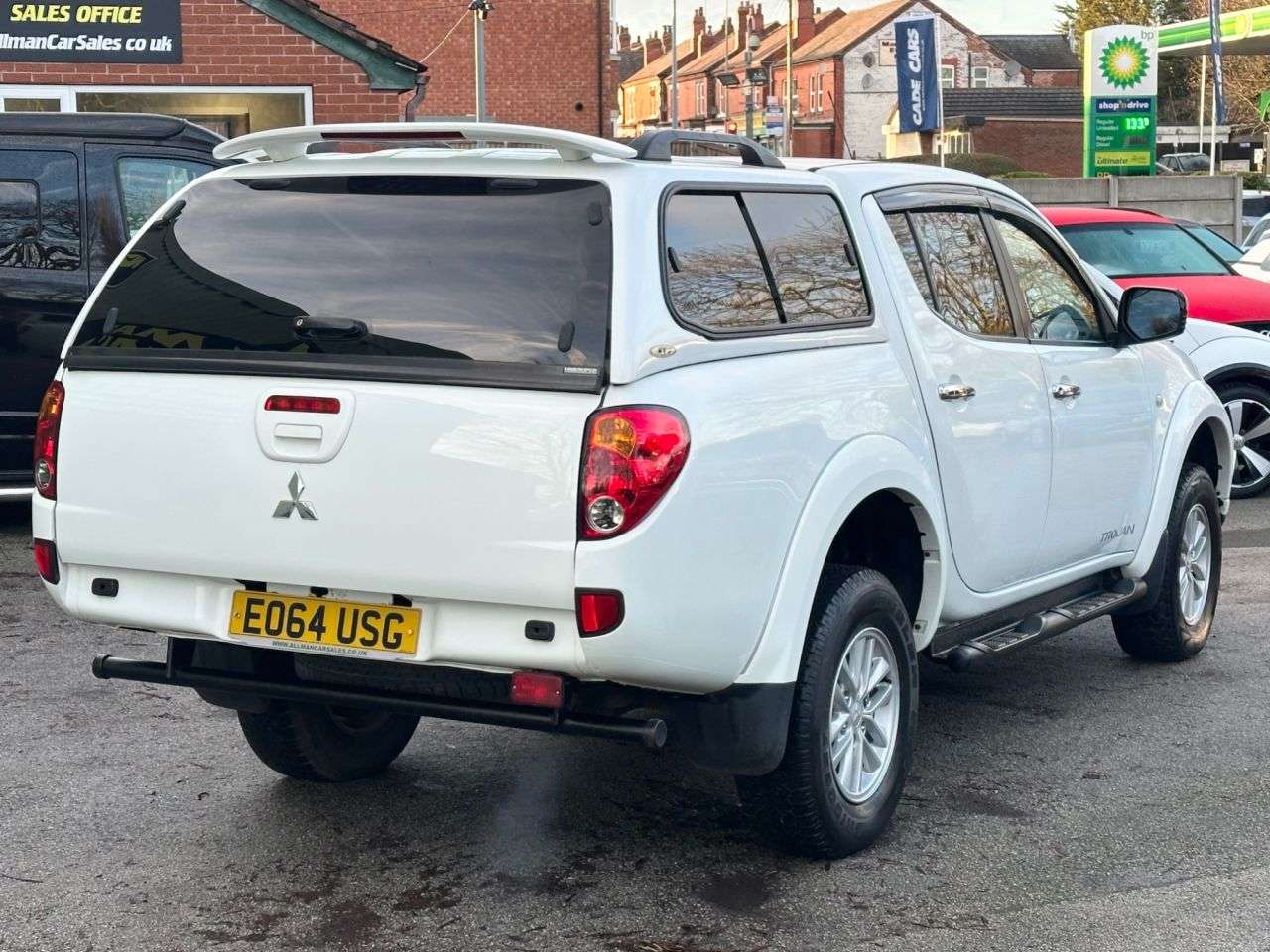 A 2014 MITSUBISHI L200 2.5 DI-D Trojan Pickup Double Cab 4dr Diesel Manual 4WD Euro 5 (175 ps) A 2014 MITSUBISHI L200 2.5 DI-D Trojan Pickup Double Cab 4dr Diesel Manual 4WD Euro 5 (175 ps)