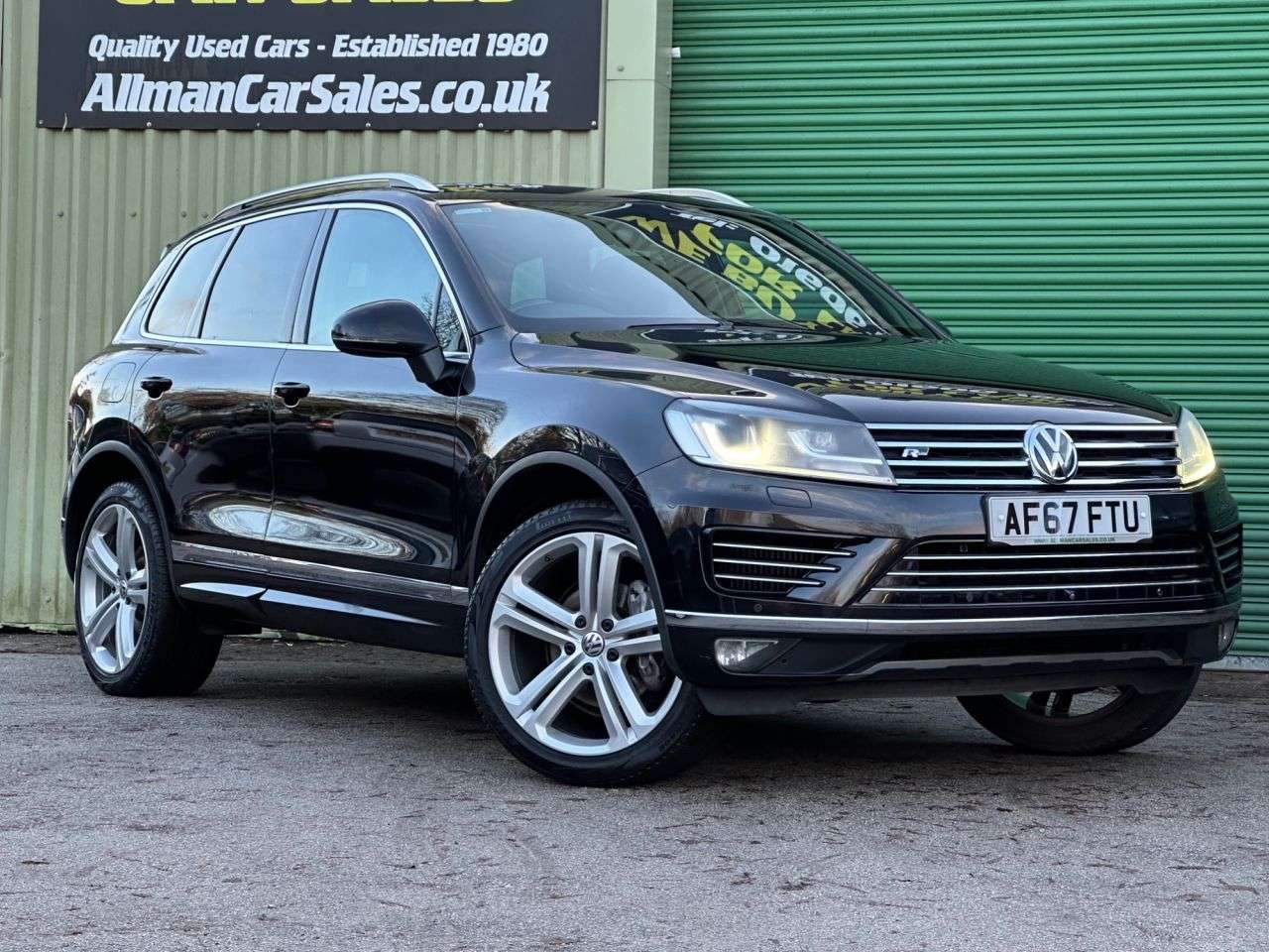 A 2017 VOLKSWAGEN TOUAREG 3.0 TDI V6 R-Line Plus SUV 5dr Diesel Tiptronic 4WD Euro 6 (s/s) (262 ps) A 2017 VOLKSWAGEN TOUAREG 3.0 TDI V6 R-Line Plus SUV 5dr Diesel Tiptronic 4WD Euro 6 (s/s) (262 ps)