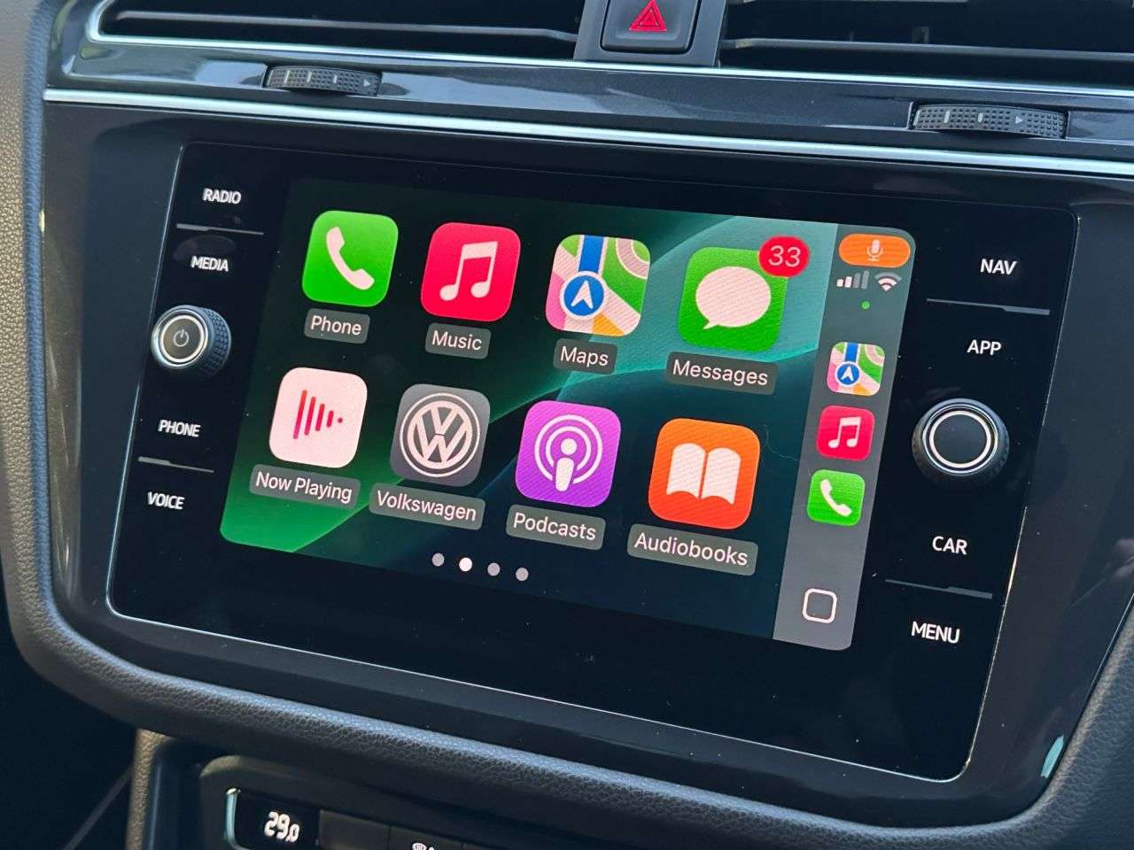 A 2019 VOLKSWAGEN TIGUAN 2.0 TDI SE Navigation SUV 5dr Diesel DSG Euro 6 (s/s) (150 ps) A 2019 VOLKSWAGEN TIGUAN 2.0 TDI SE Navigation SUV 5dr Diesel DSG Euro 6 (s/s) (150 ps)