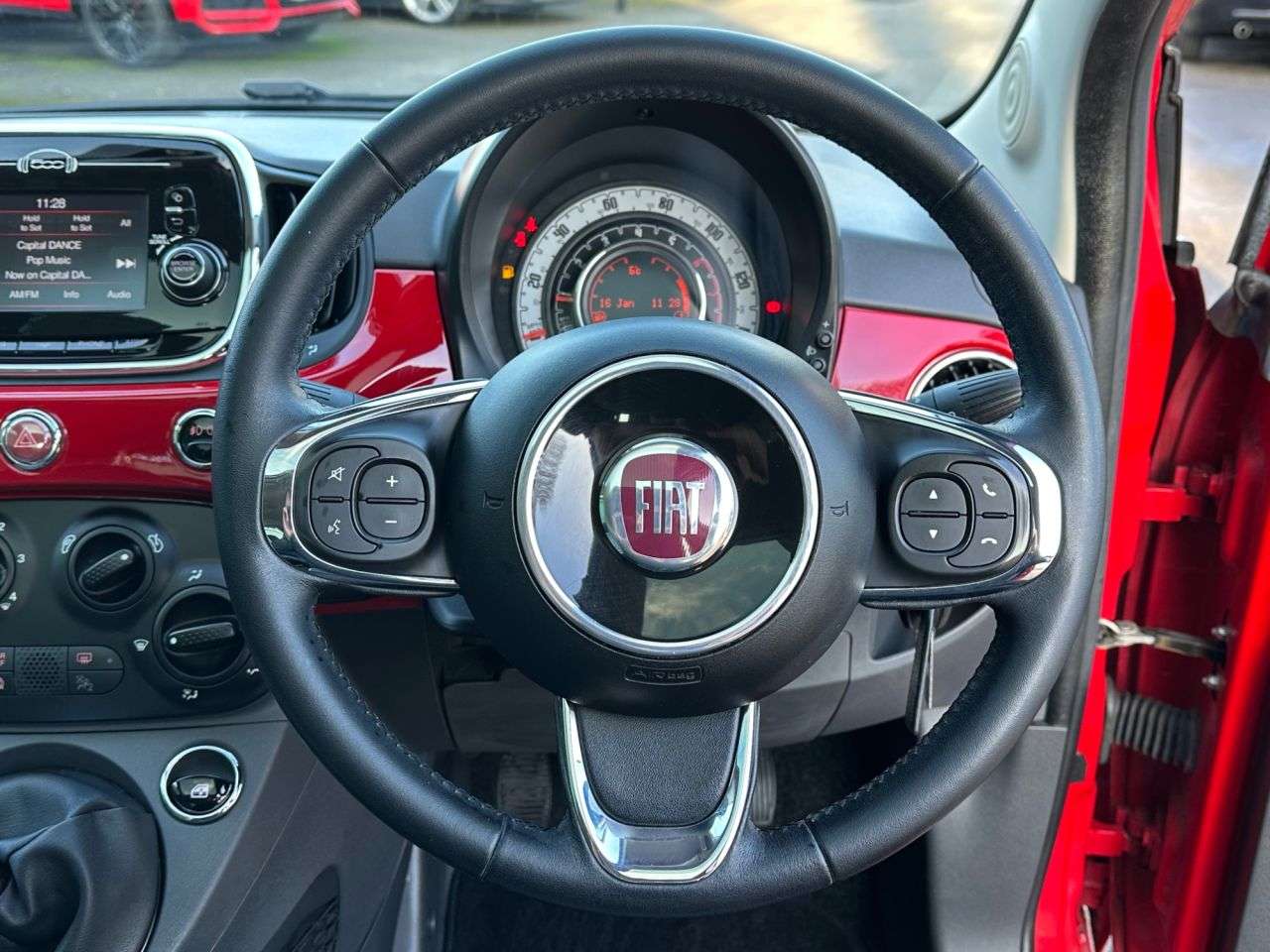 2017 FIAT 500 2017 FIAT 500