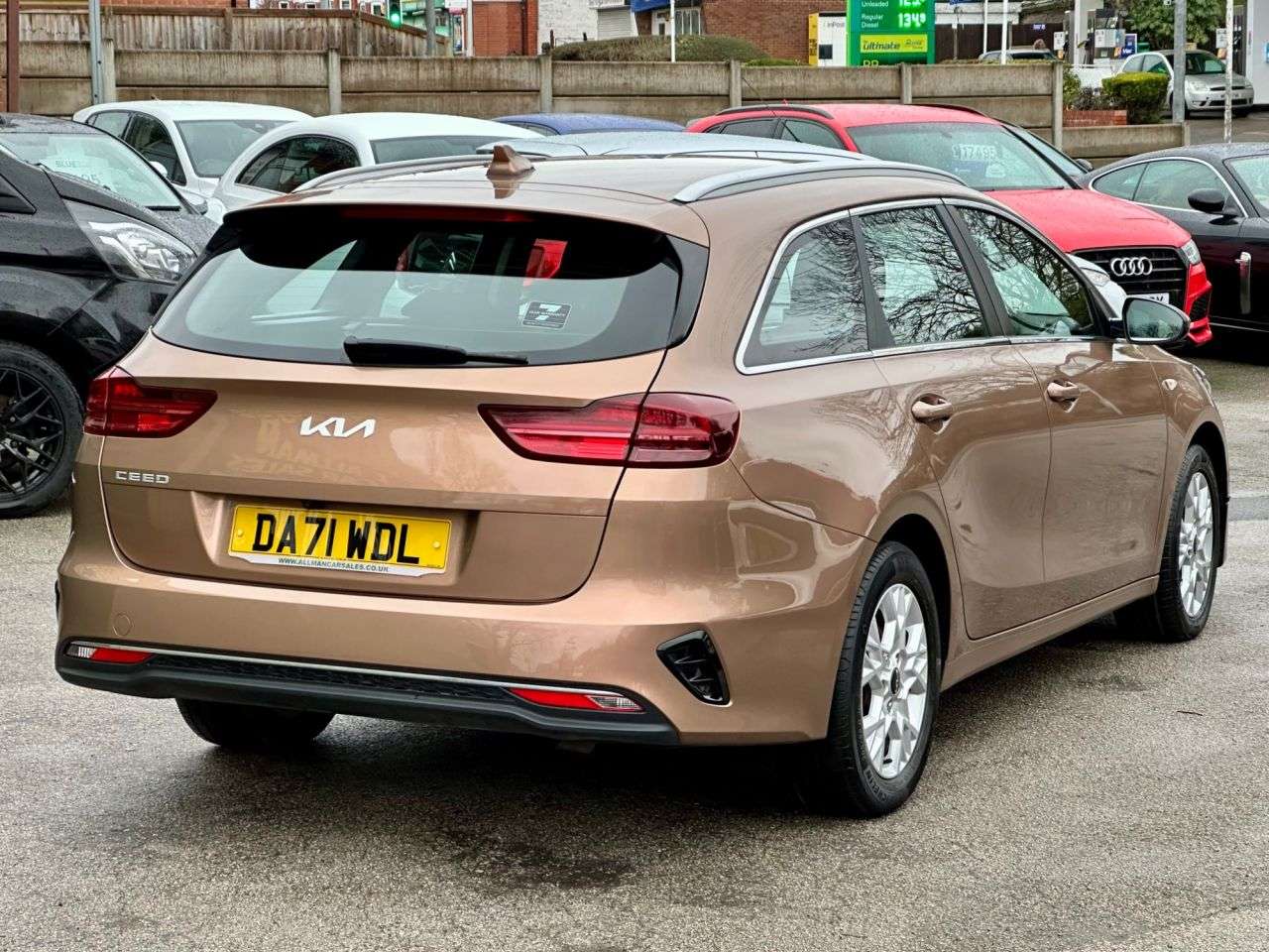 A 2021 KIA CEED 1.0 T-GDi 2 Sportswagon 5dr Petrol Manual Euro 6 (s/s) (118 bhp) DEALER+1 O A 2021 KIA CEED 1.0 T-GDi 2 Sportswagon 5dr Petrol Manual Euro 6 (s/s) (118 bhp) DEALER+1 O