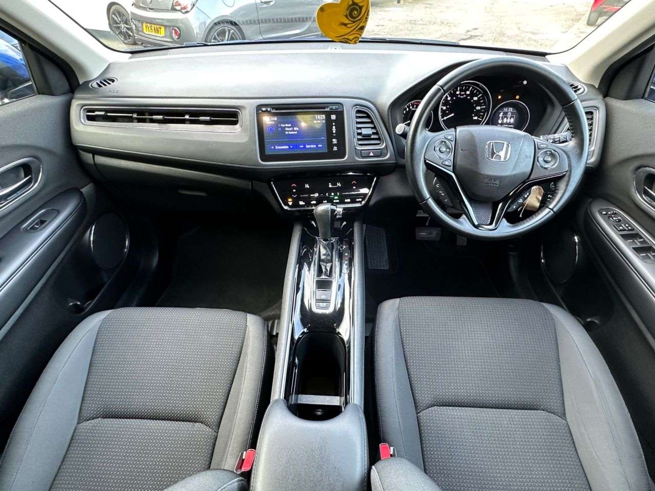 A 2018 HONDA HR-V 1.5 i-VTEC SE SUV 5dr Petrol CVT Euro 6 (s/s) (130 ps) 1 OWNER SERVICE HIST A 2018 HONDA HR-V 1.5 i-VTEC SE SUV 5dr Petrol CVT Euro 6 (s/s) (130 ps) 1 OWNER SERVICE HIST