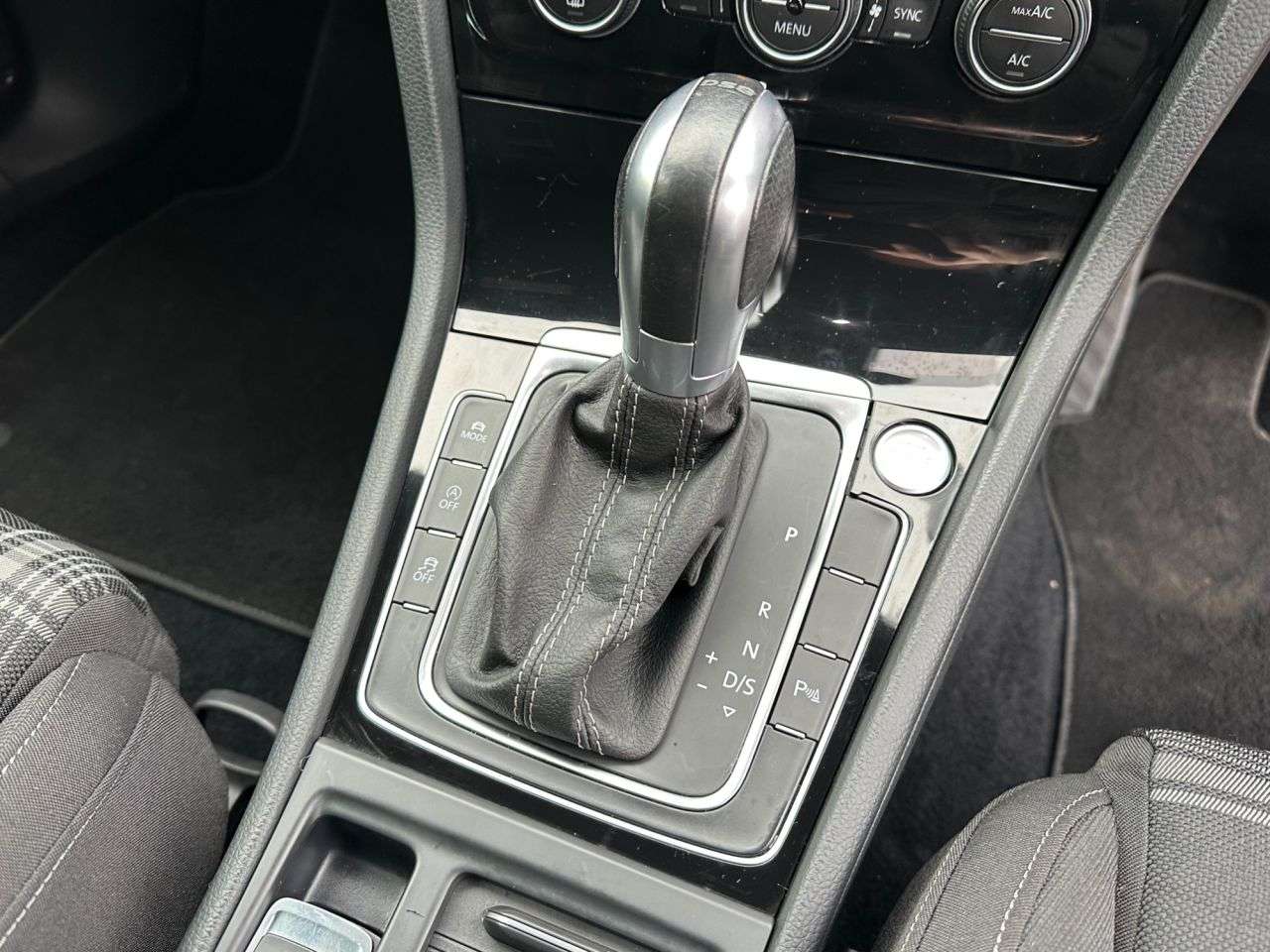 2019 VOLKSWAGEN GOLF 2019 VOLKSWAGEN GOLF