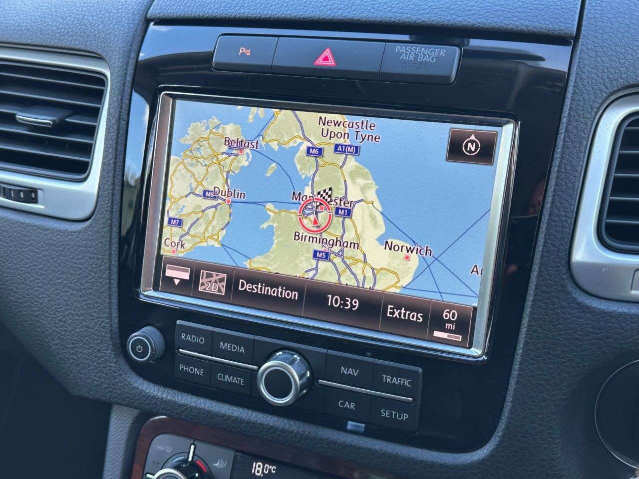 A 2011 VOLKSWAGEN TOUAREG 3.0 TDI V6 BlueMotion Tech SE SUV 5dr Diesel Tiptronic 4WD Euro 5 (s/s) (24 A 2011 VOLKSWAGEN TOUAREG 3.0 TDI V6 BlueMotion Tech SE SUV 5dr Diesel Tiptronic 4WD Euro 5 (s/s) (24