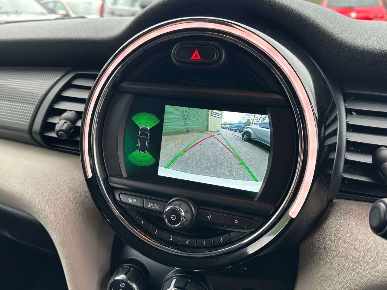 A 2018 MINI HATCH 1.5 Cooper Hatchback 5dr Petrol Manual Euro 6 (s/s) (136 ps) 1 OWNER SERVIC A 2018 MINI HATCH 1.5 Cooper Hatchback 5dr Petrol Manual Euro 6 (s/s) (136 ps) 1 OWNER SERVIC