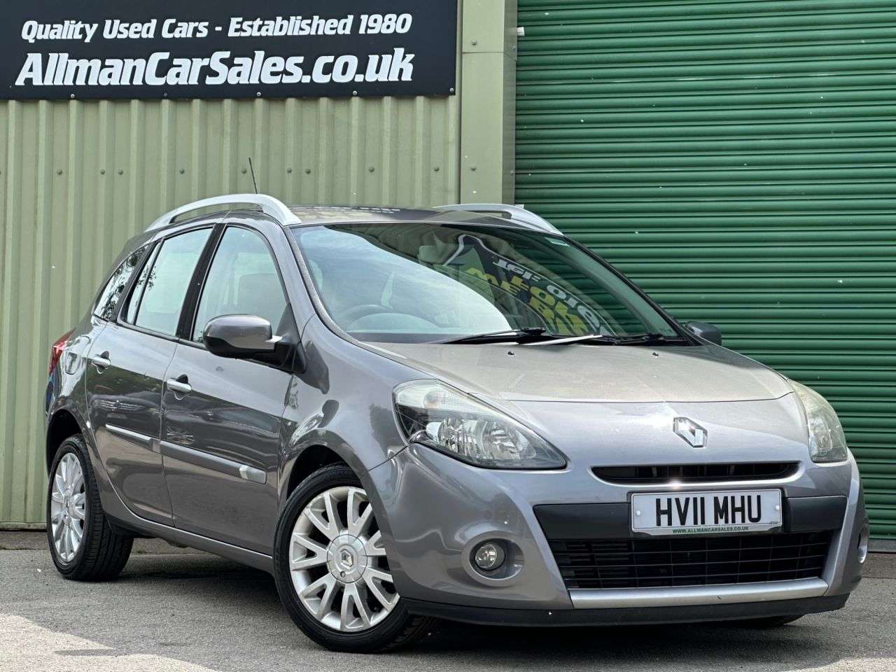 A 2011 RENAULT CLIO 1.2 TCe Dynamique TomTom Sport Tourer 5dr Petrol Manual Euro 5 (100 ps) 3 O A 2011 RENAULT CLIO 1.2 TCe Dynamique TomTom Sport Tourer 5dr Petrol Manual Euro 5 (100 ps) 3 O