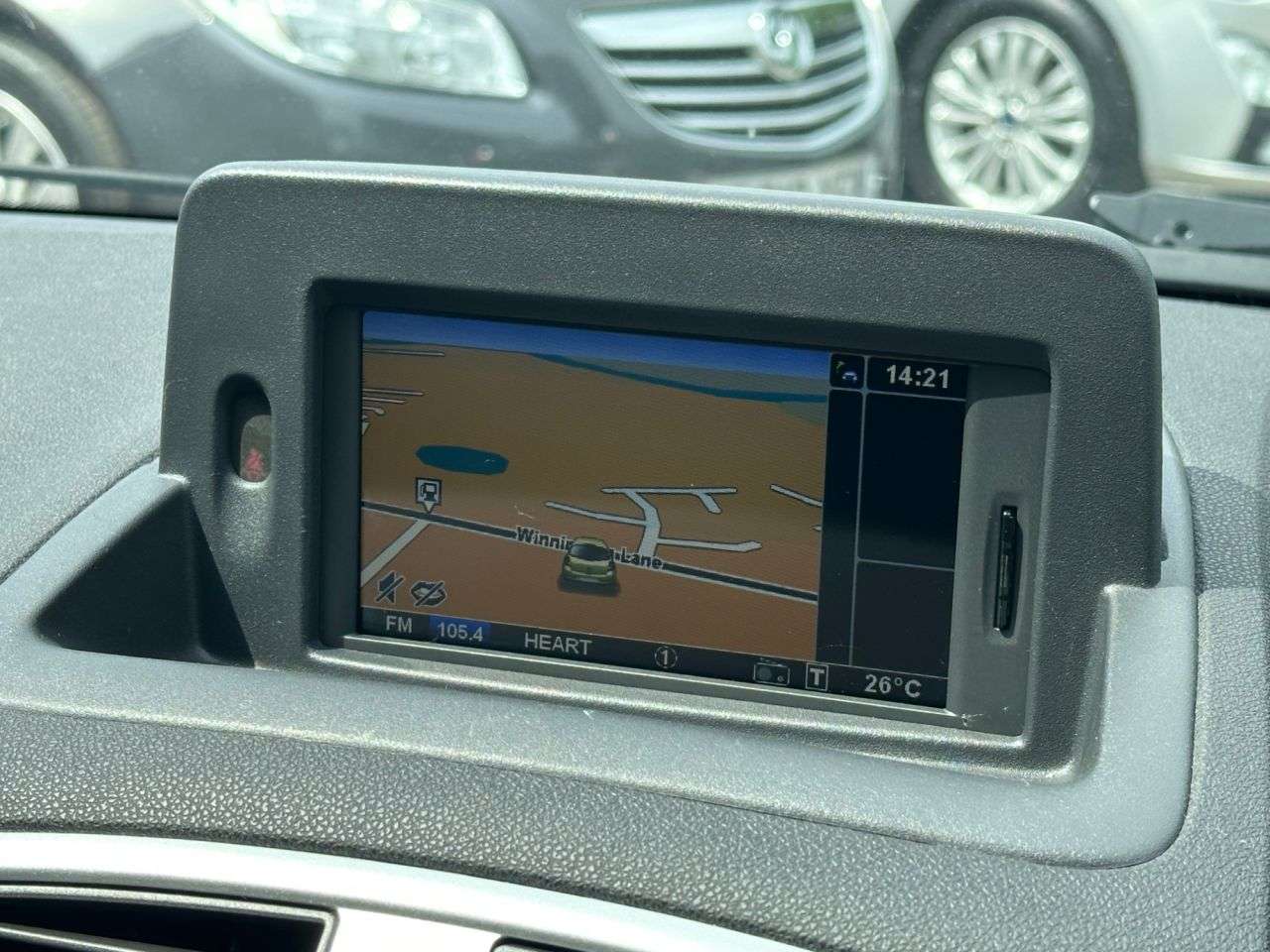 A 2011 RENAULT CLIO 1.2 TCe Dynamique TomTom Sport Tourer 5dr Petrol Manual Euro 5 (100 ps) 3 O A 2011 RENAULT CLIO 1.2 TCe Dynamique TomTom Sport Tourer 5dr Petrol Manual Euro 5 (100 ps) 3 O