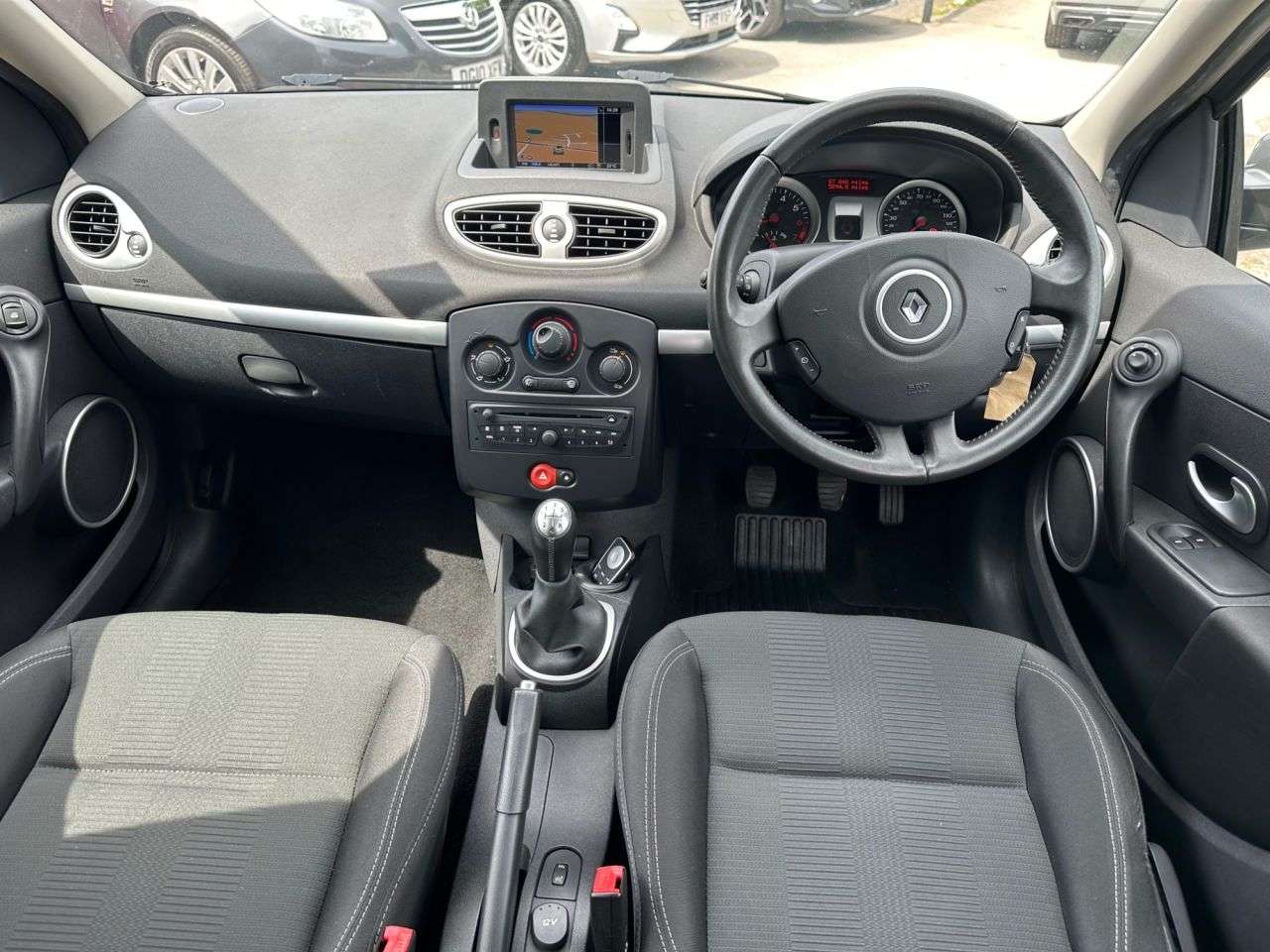 A 2011 RENAULT CLIO 1.2 TCe Dynamique TomTom Sport Tourer 5dr Petrol Manual Euro 5 (100 ps) 3 O A 2011 RENAULT CLIO 1.2 TCe Dynamique TomTom Sport Tourer 5dr Petrol Manual Euro 5 (100 ps) 3 O