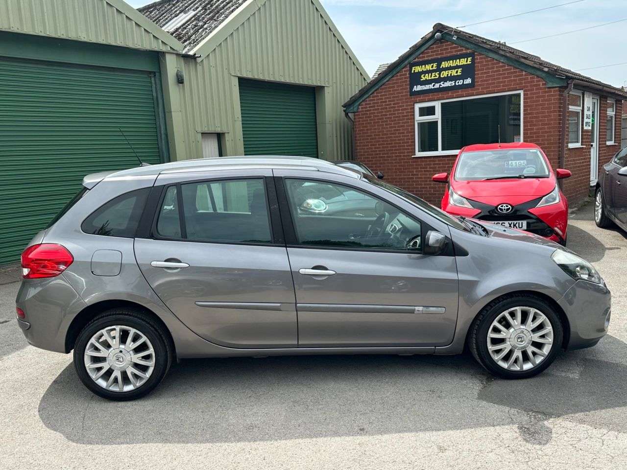 2011 RENAULT CLIO 2011 RENAULT CLIO