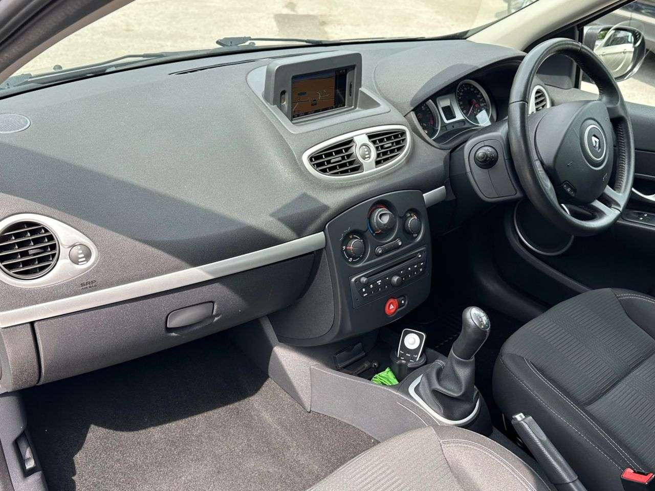2011 RENAULT CLIO 2011 RENAULT CLIO