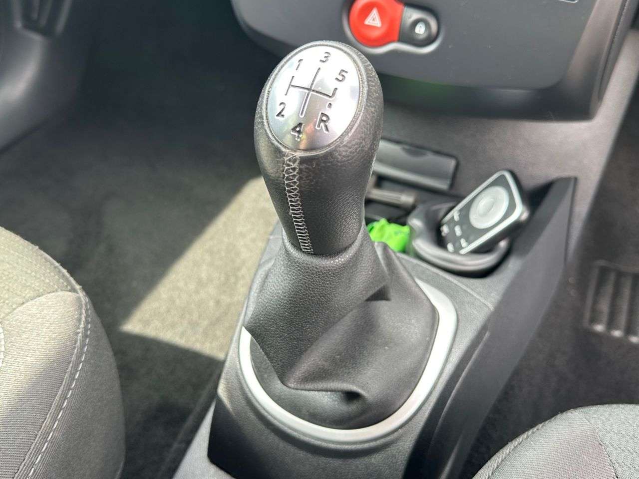 2011 RENAULT CLIO 2011 RENAULT CLIO
