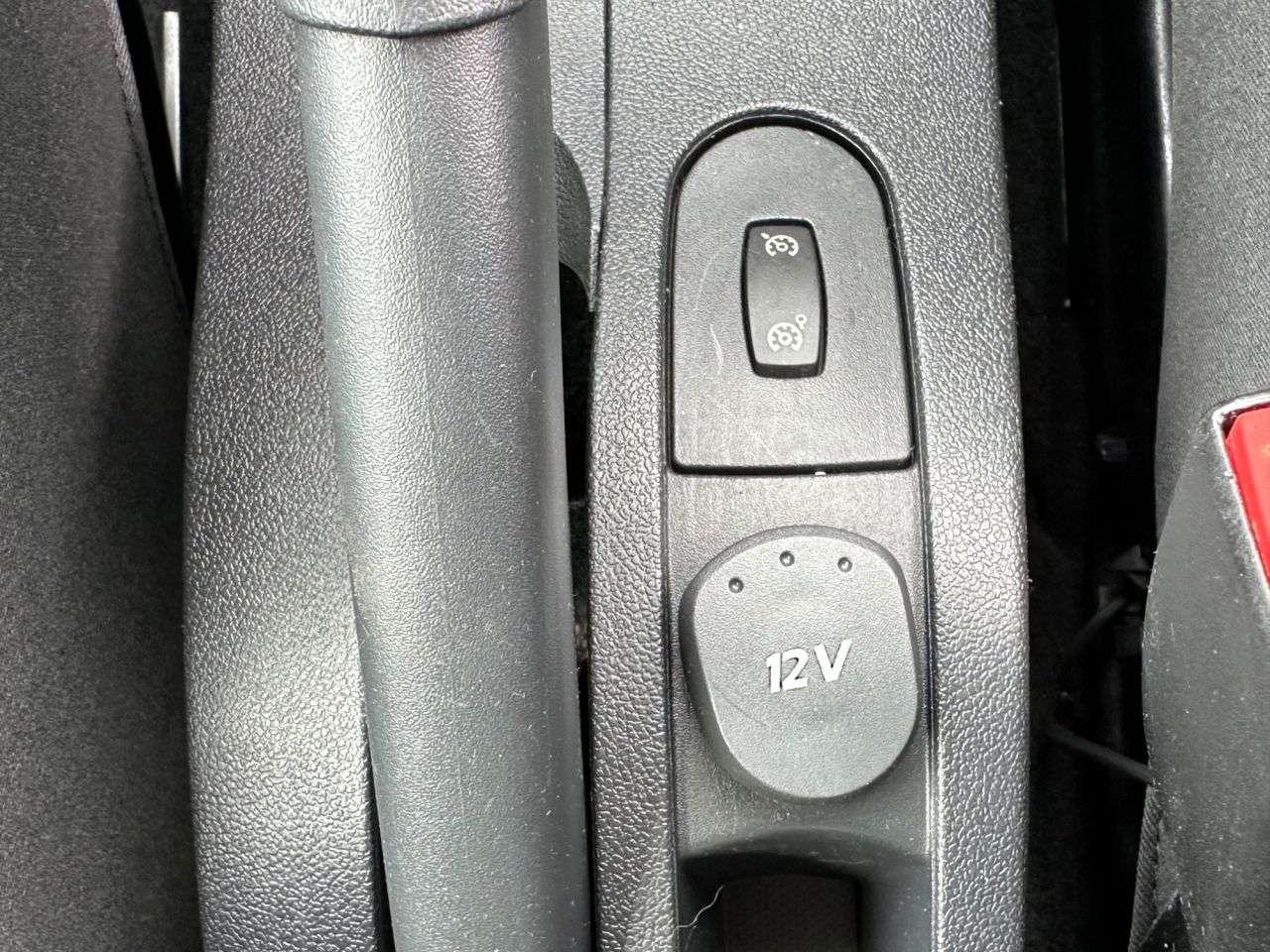 2011 RENAULT CLIO 2011 RENAULT CLIO