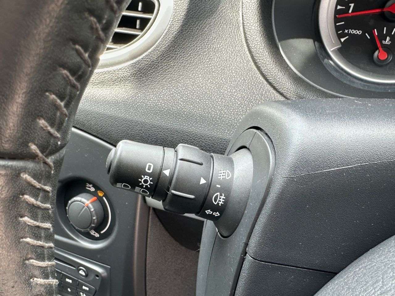 2011 RENAULT CLIO 2011 RENAULT CLIO