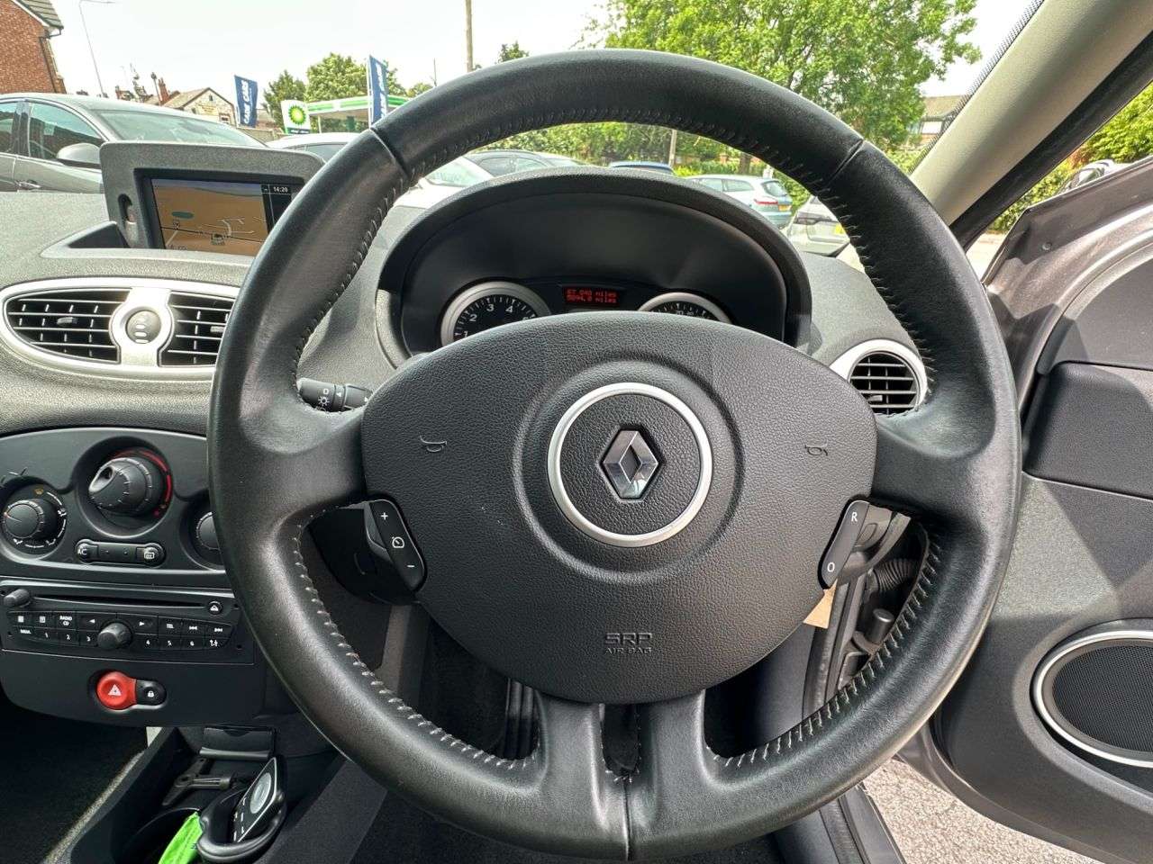 2011 RENAULT CLIO 2011 RENAULT CLIO
