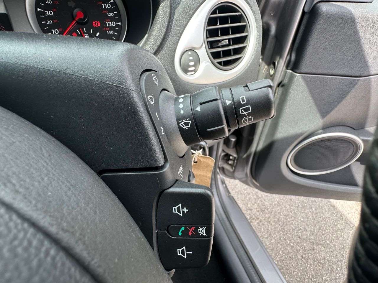 2011 RENAULT CLIO 2011 RENAULT CLIO