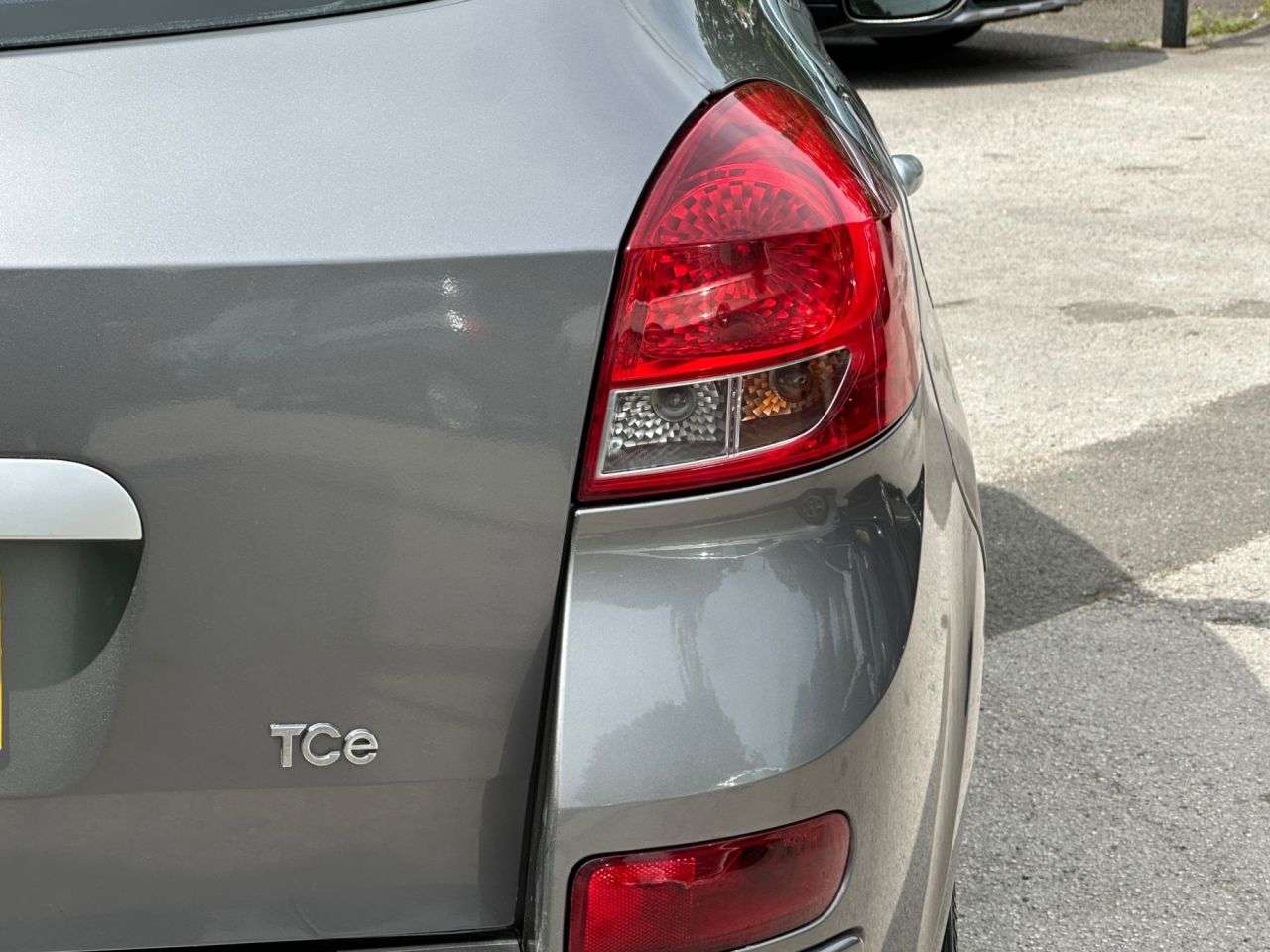 2011 RENAULT CLIO 2011 RENAULT CLIO