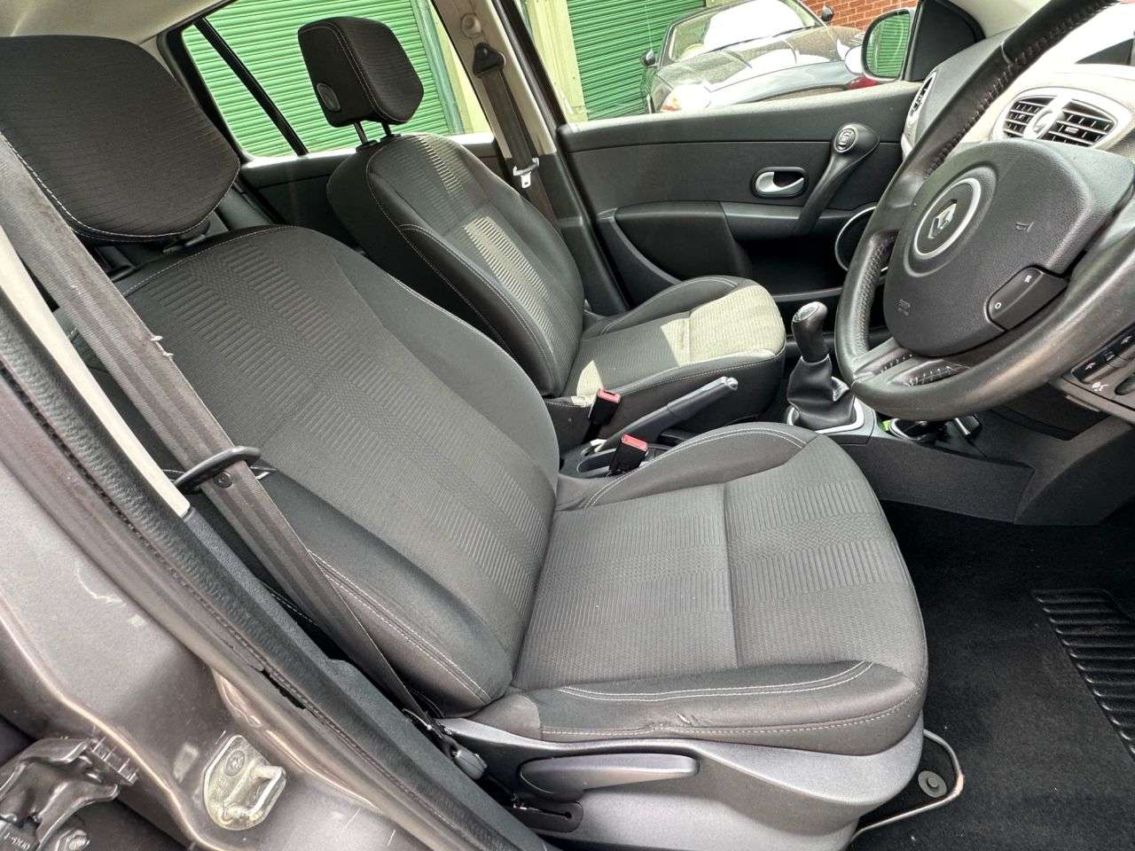 2011 RENAULT CLIO 2011 RENAULT CLIO