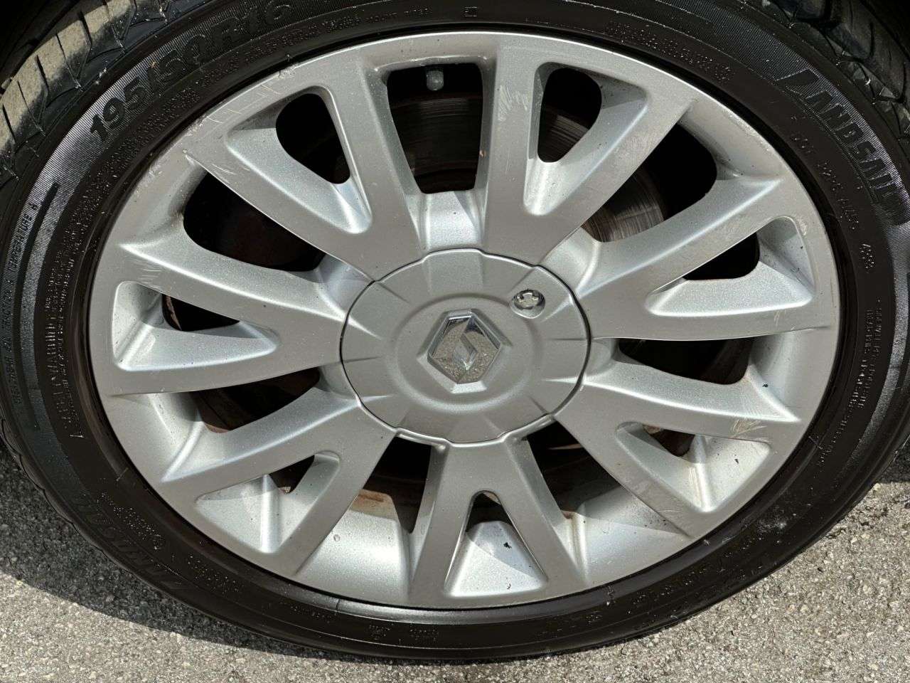 2011 RENAULT CLIO 2011 RENAULT CLIO