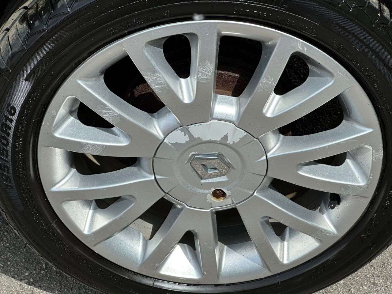 2011 RENAULT CLIO 2011 RENAULT CLIO