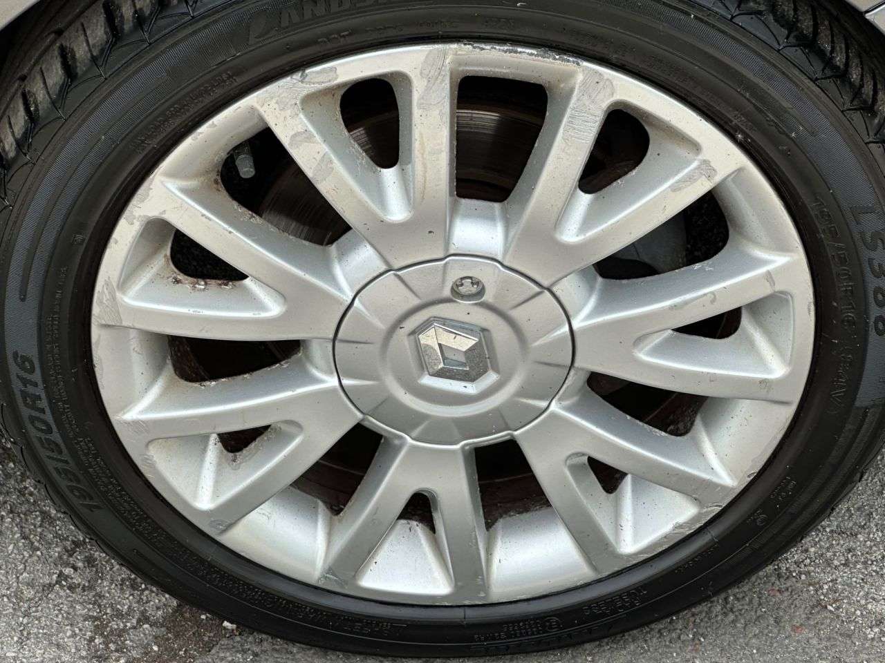 2011 RENAULT CLIO 2011 RENAULT CLIO