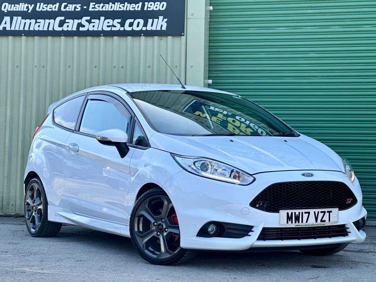A 2017 FORD FIESTA 1.6T EcoBoost ST-3 Hatchback 3dr Petrol Manual Euro 6 (182 ps) SERVICE HIST A 2017 FORD FIESTA 1.6T EcoBoost ST-3 Hatchback 3dr Petrol Manual Euro 6 (182 ps) SERVICE HIST