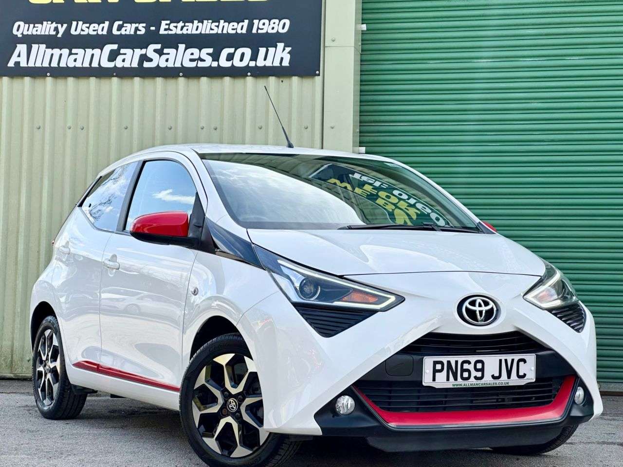 A 2019 TOYOTA AYGO 1.0 VVT-i x-trend Hatchback 5dr Petrol Manual Euro 6 (71 ps) 2 OWNER SERVIC A 2019 TOYOTA AYGO 1.0 VVT-i x-trend Hatchback 5dr Petrol Manual Euro 6 (71 ps) 2 OWNER SERVIC