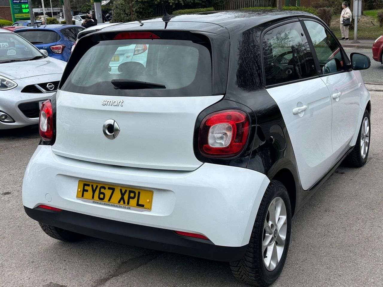 A 2017 SMART FORFOUR 1.0 Passion Hatchback 5dr Petrol Twinamic Euro 6 (s/s) (71 ps) LOW MILEAGE A 2017 SMART FORFOUR 1.0 Passion Hatchback 5dr Petrol Twinamic Euro 6 (s/s) (71 ps) LOW MILEAGE